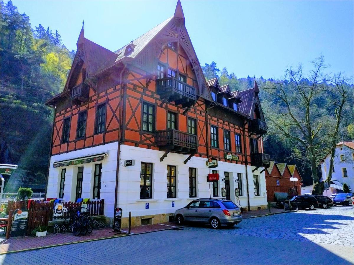 Hotel U Lipy Hrensko Bagian luar foto