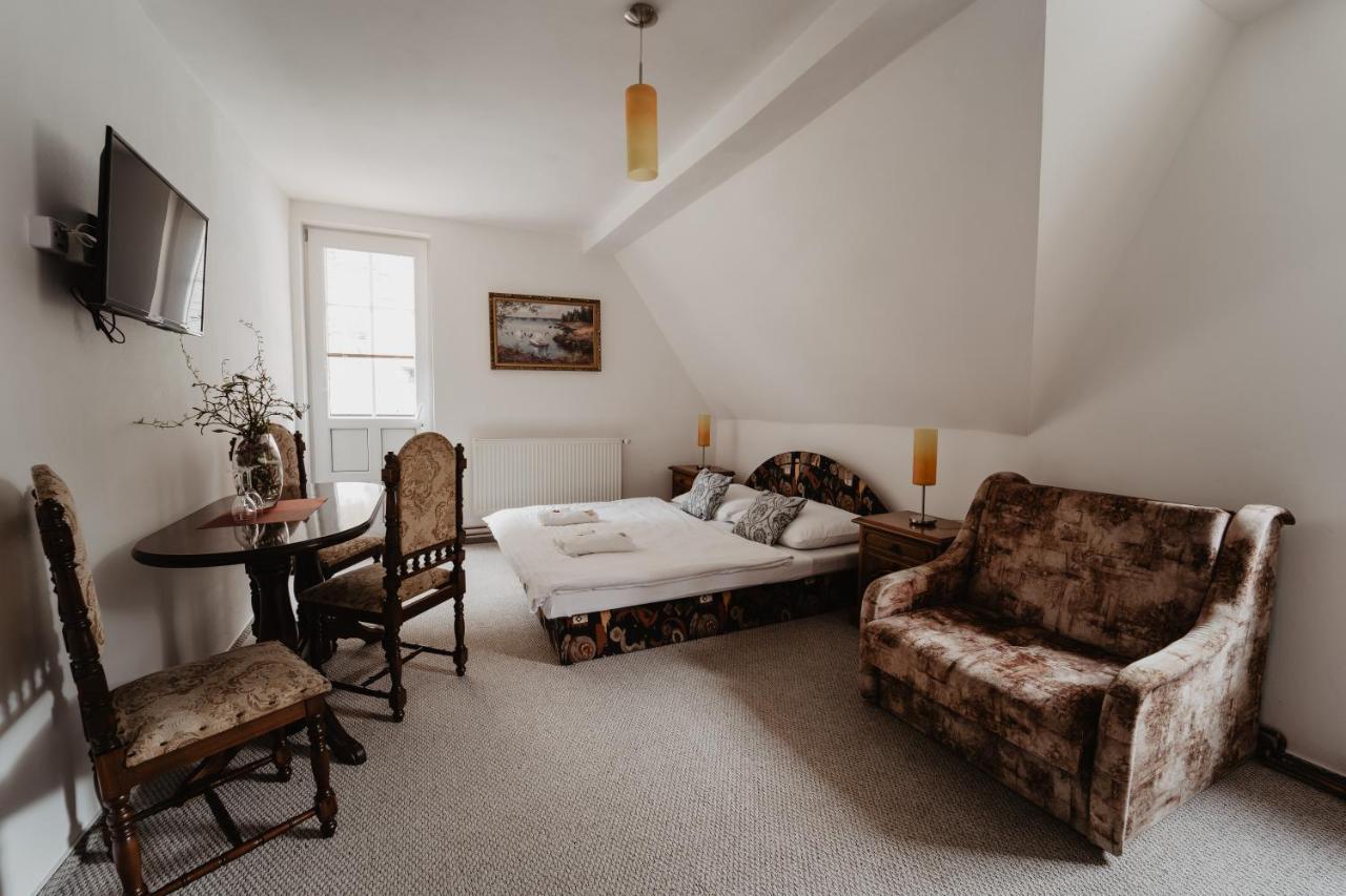 Hotel U Lipy Hrensko Bagian luar foto