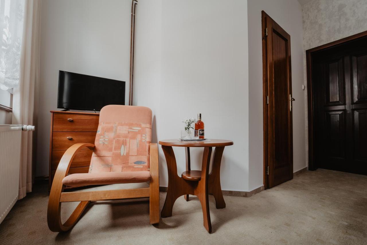 Hotel U Lipy Hrensko Bagian luar foto