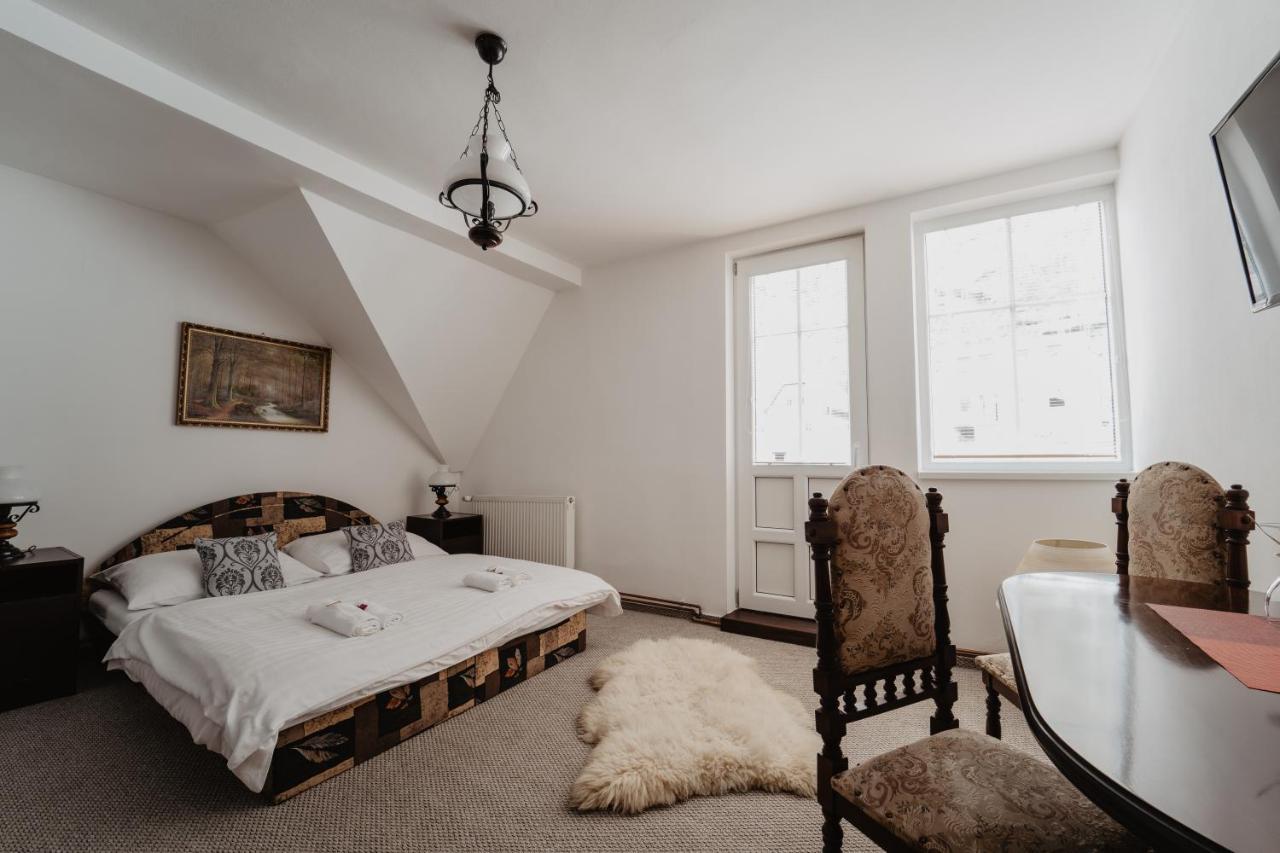 Hotel U Lipy Hrensko Bagian luar foto