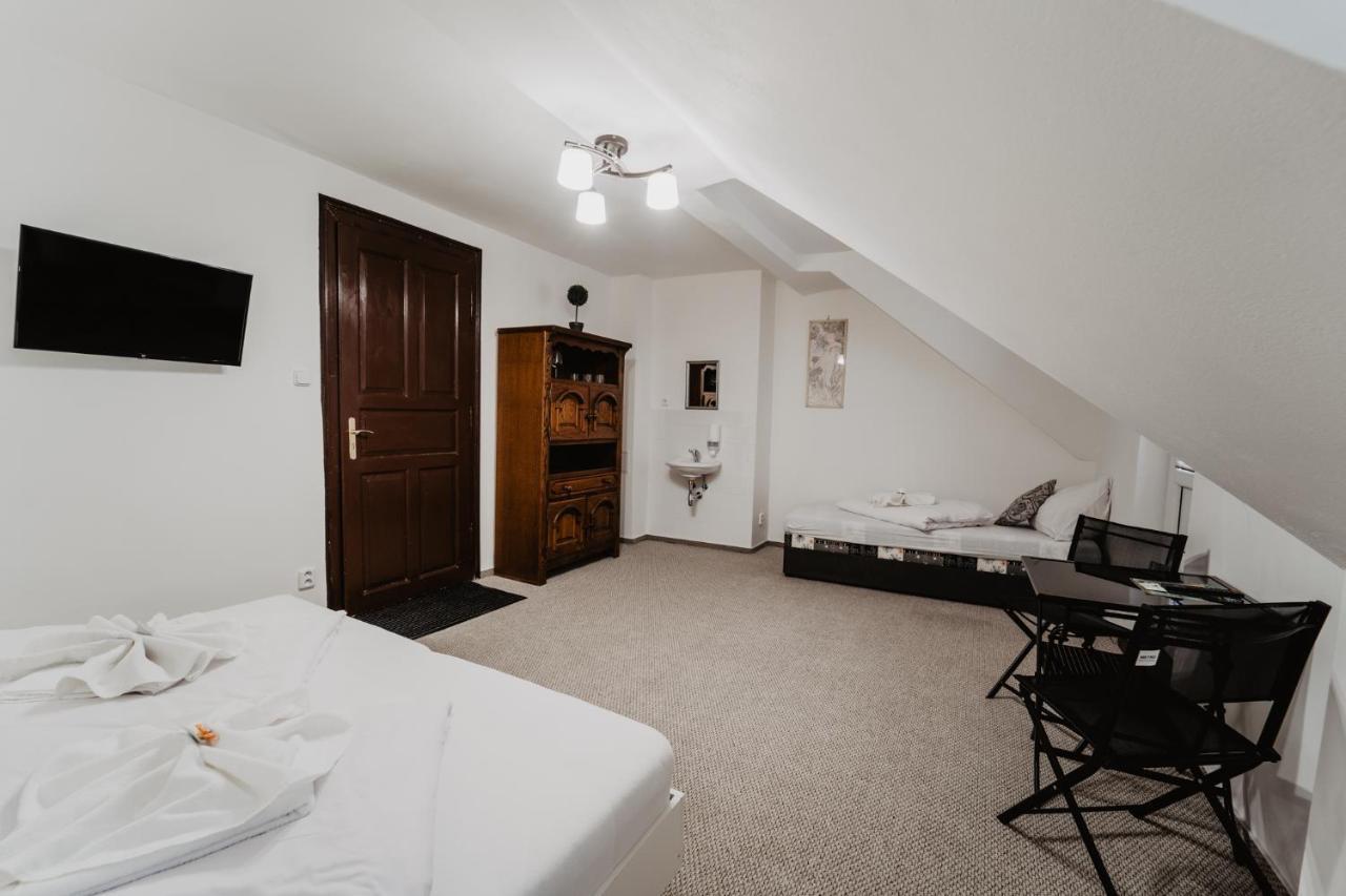 Hotel U Lipy Hrensko Bagian luar foto